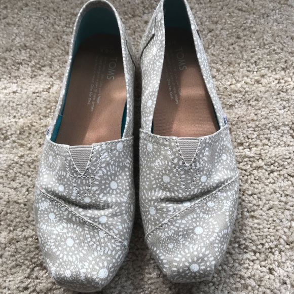 Toms Shoes - Picture 3 of 4